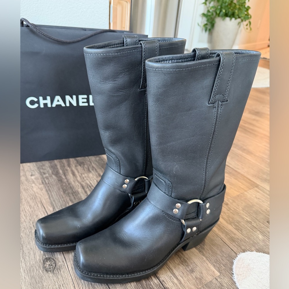 NWOB Frye Harness 12R Boots Black